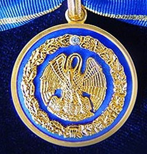 Знак отличия "За благодеяние" Знак отличия "За благодеяние"